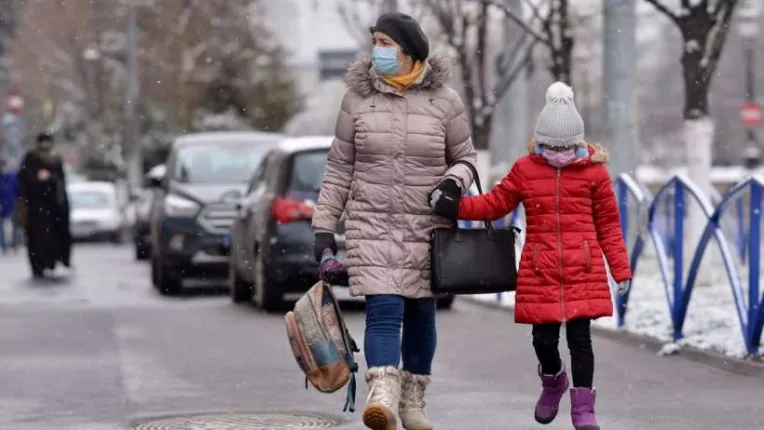 Criza politica de la Bucuresti rasuna pana la Madrid. El Pais: Tara, lasata in frig de politicieni