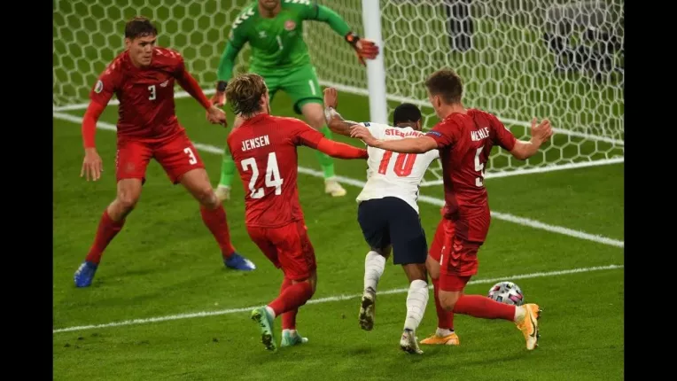 EURO 2020 : Anglia-Danemarca 2-1. Un penalty controversat trimite nationala "Three Lions" in finala