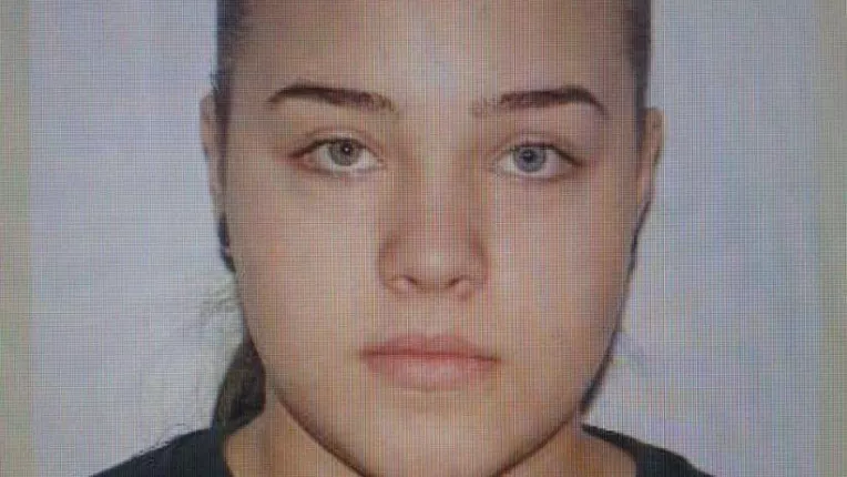 O copila de 15 ani din Botosani a disparut de la domiciliu. Politia o cauta pe Hulpan Arianna Gabriela