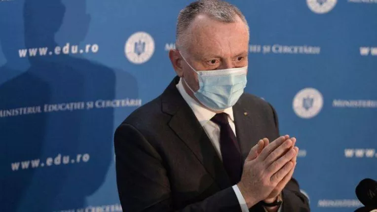 Sorin Cimpeanu, anunt pentru elevii care incep scoala: "Masca de protectie va fi purtata in permanenta"